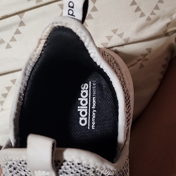 Addias - Picture 6 of 7